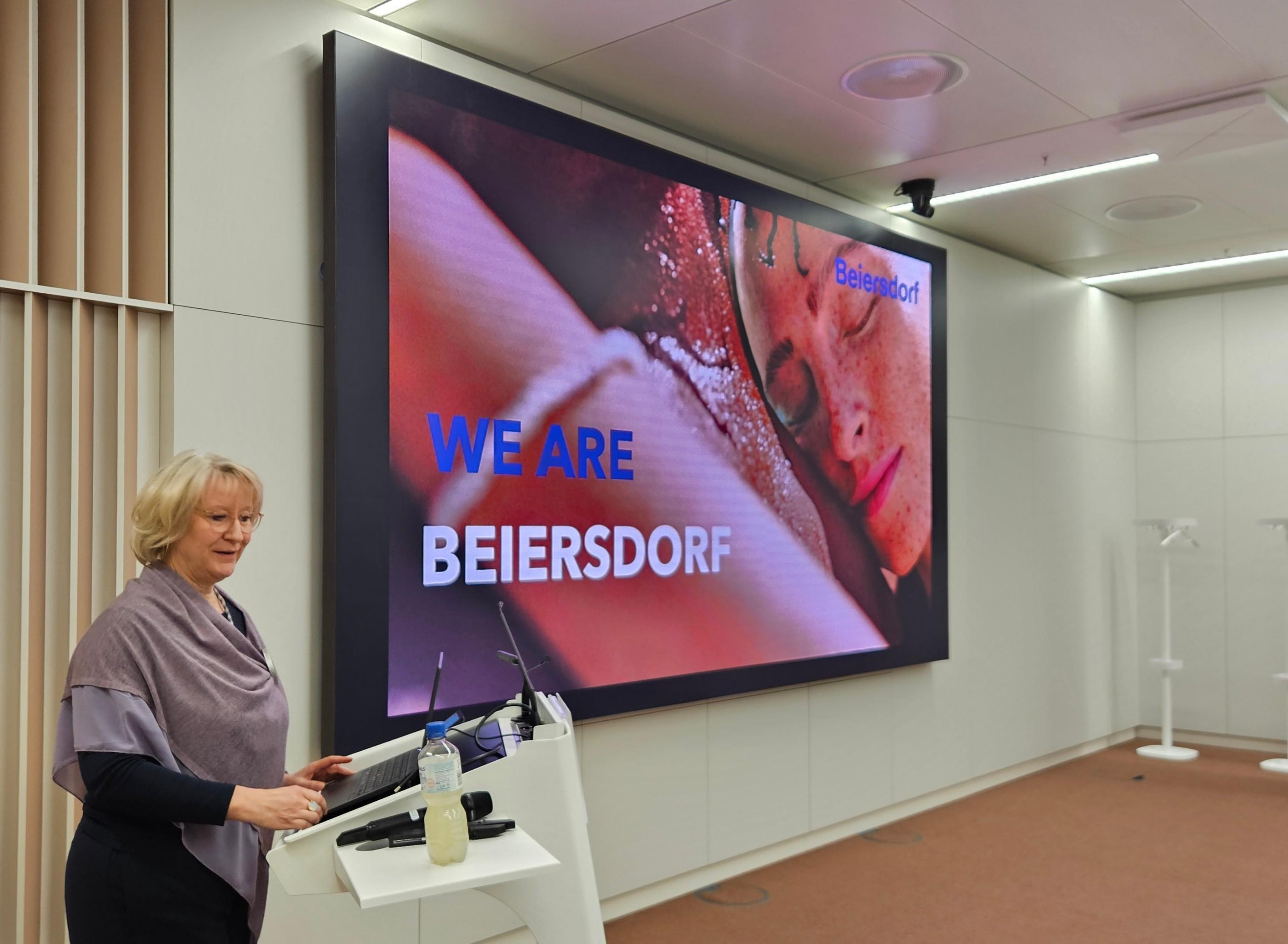 Hamburg: Where Festive Cheer Met Hard Truths About Transformation